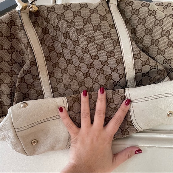 ORIGINAL GUCCI BAG! Reposhing!!ORIGINAL PRINT Good find great logos - Picture 2 of 12